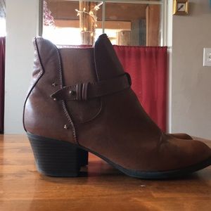 Brown Booties 👢